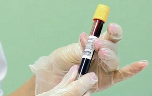 кровь в пробирке кровь в пробирке