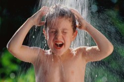 Контрастный душ как метод закаливания ребенка Контрастный душ как метод закаливания ребенка